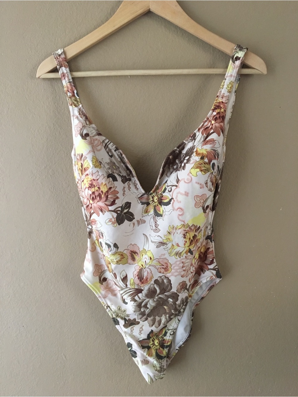 VINTAGE ONE-PIECE FLORAL SWIMSUIT